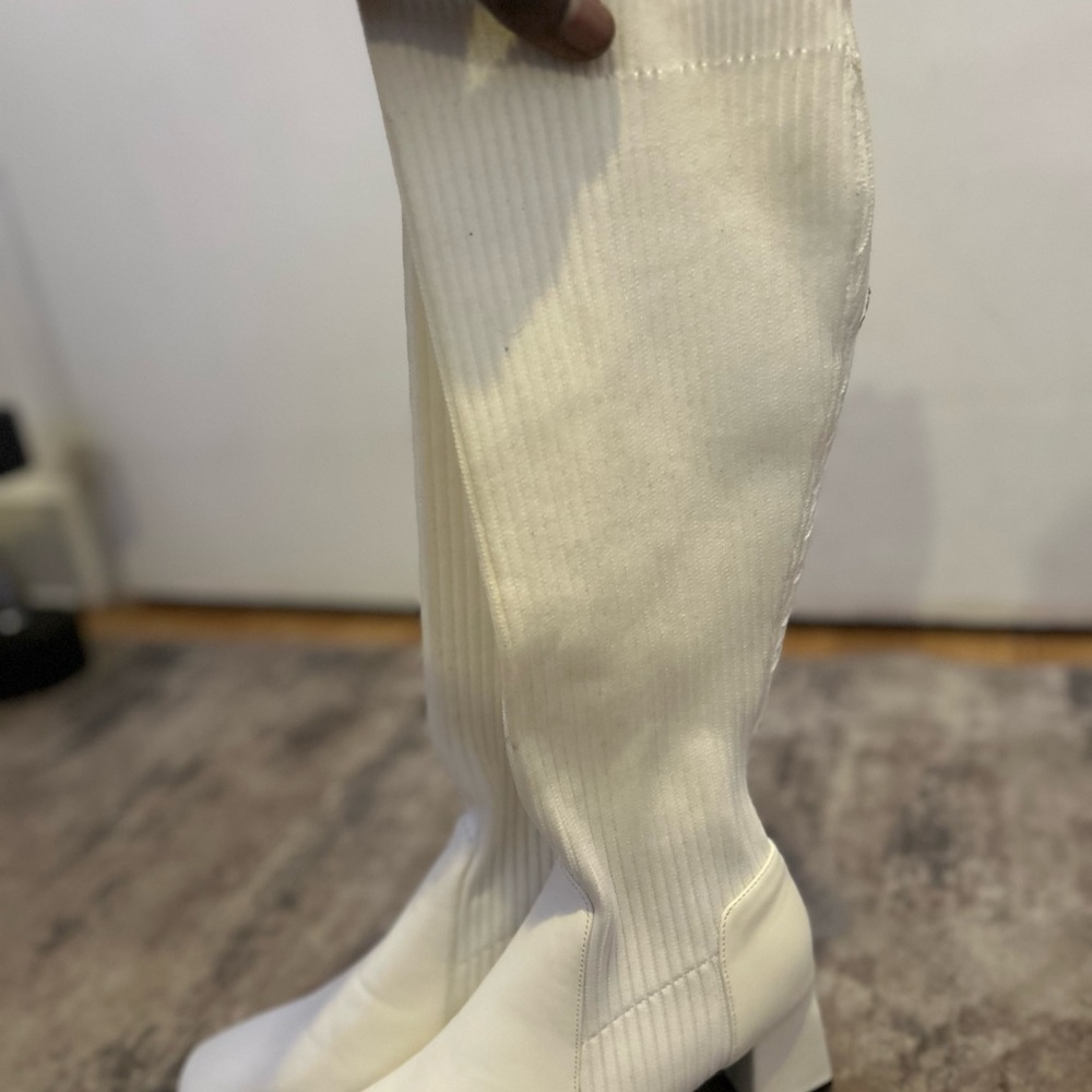 Chic White Over the Knee Boots for Stylish Comfort